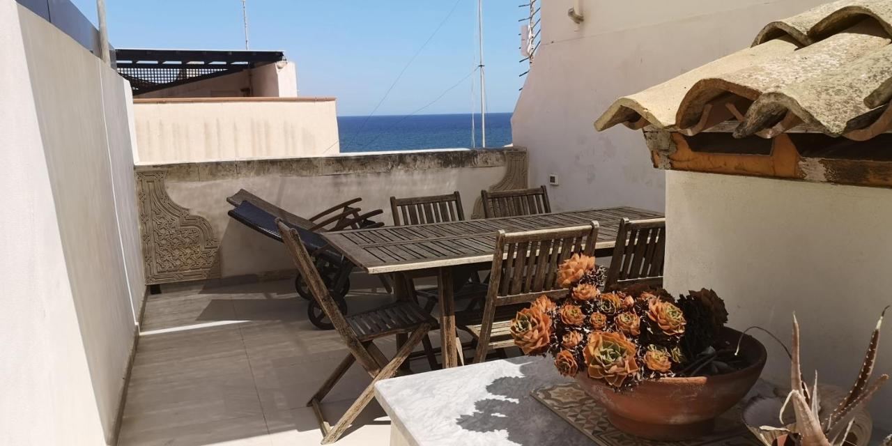 Sea-View Terrace & Bikes Moon Ortigia Holiday Home Syrakus Exterior foto