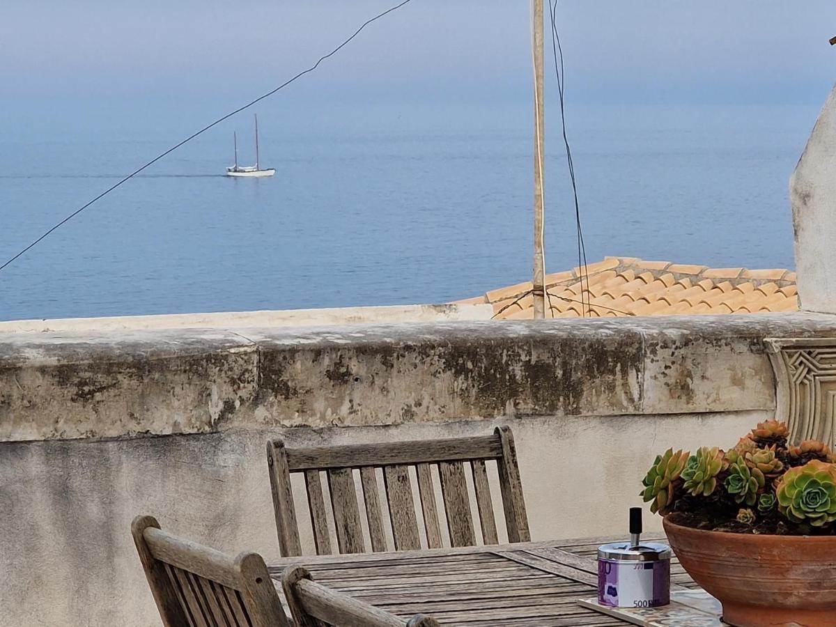 Sea-View Terrace & Bikes Moon Ortigia Holiday Home Syrakus Exterior foto